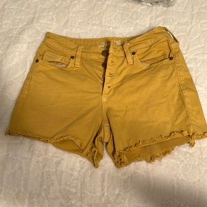Universal thread button fly shorts